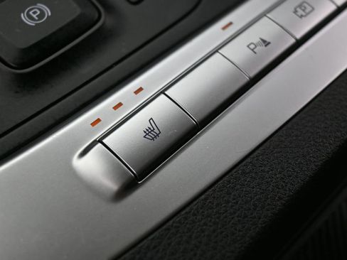 Used 2025 Kia Carnival image 29