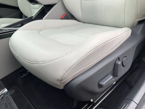 Used 2023 Kia Niro Wind FWD image 16