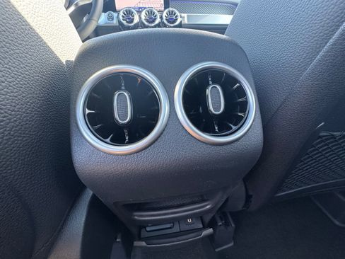 New 2026 Mercedes-Benz GLB 250 4MATIC image 33