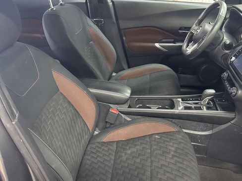 Used 2023 Nissan Kicks SR image 21
