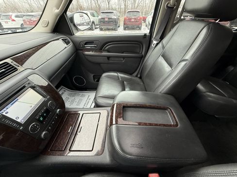 Used 2014 GMC Yukon XL Denali image 30