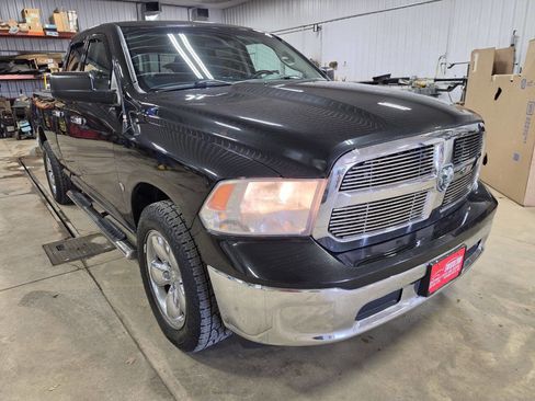 Used 2017 RAM 1500 Classic SLT AWD/4WD image 1