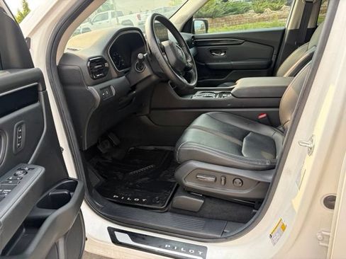 Used 2025 Honda Pilot EX-L image 16