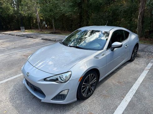 Used 2013 Scion FR-S image 3