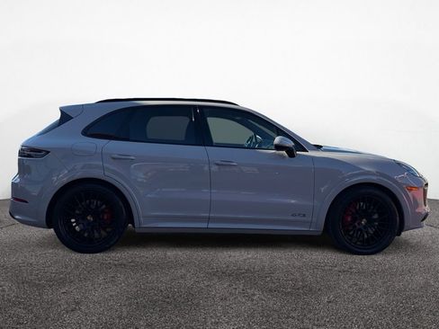 Used 2021 Porsche Cayenne GTS w/ Premium Package image 6