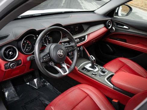 Used 2021 Alfa Romeo Stelvio Ti w/ Premium Package image 16