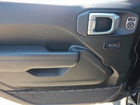 Certified 2025 Jeep Wrangler Unlimited Rubicon image 23