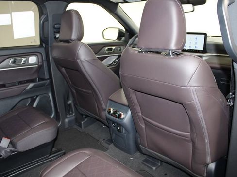 New 2026 Ford Explorer Platinum image 33