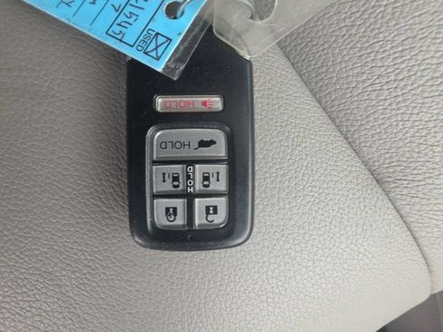 Used 2017 Honda Odyssey Touring image 32