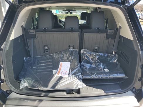 New 2026 Nissan Pathfinder Platinum image 6