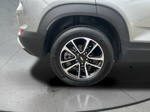 Used 2025 Chevrolet TrailBlazer LT AWD/4WD image 32