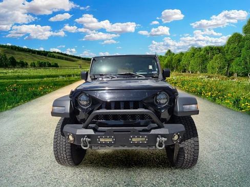 Certified 2019 Jeep Wrangler Unlimited Sport S AWD/4WD image 2