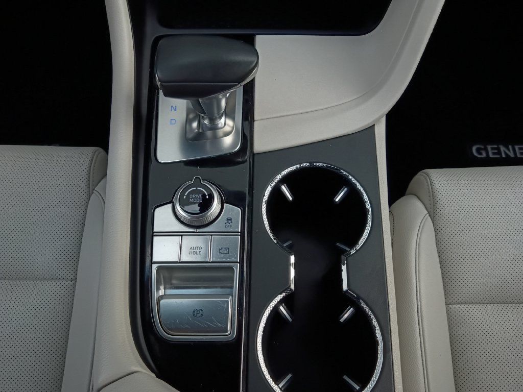 Used 2025 Genesis G70 2.5T RWD image 10