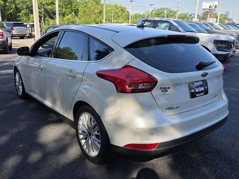 Used 2018 Ford Focus Titanium FWD image 11