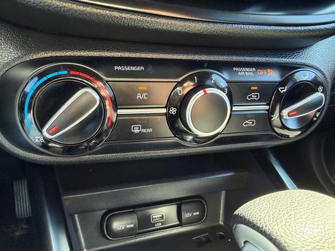 Used 2021 Kia Soul LX FWD image 11