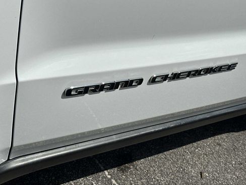Used 2019 Jeep Grand Cherokee Limited w/ Luxury Group II RWD image 11
