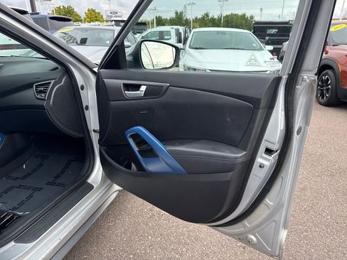 Used 2014 Hyundai Veloster Turbo image 24