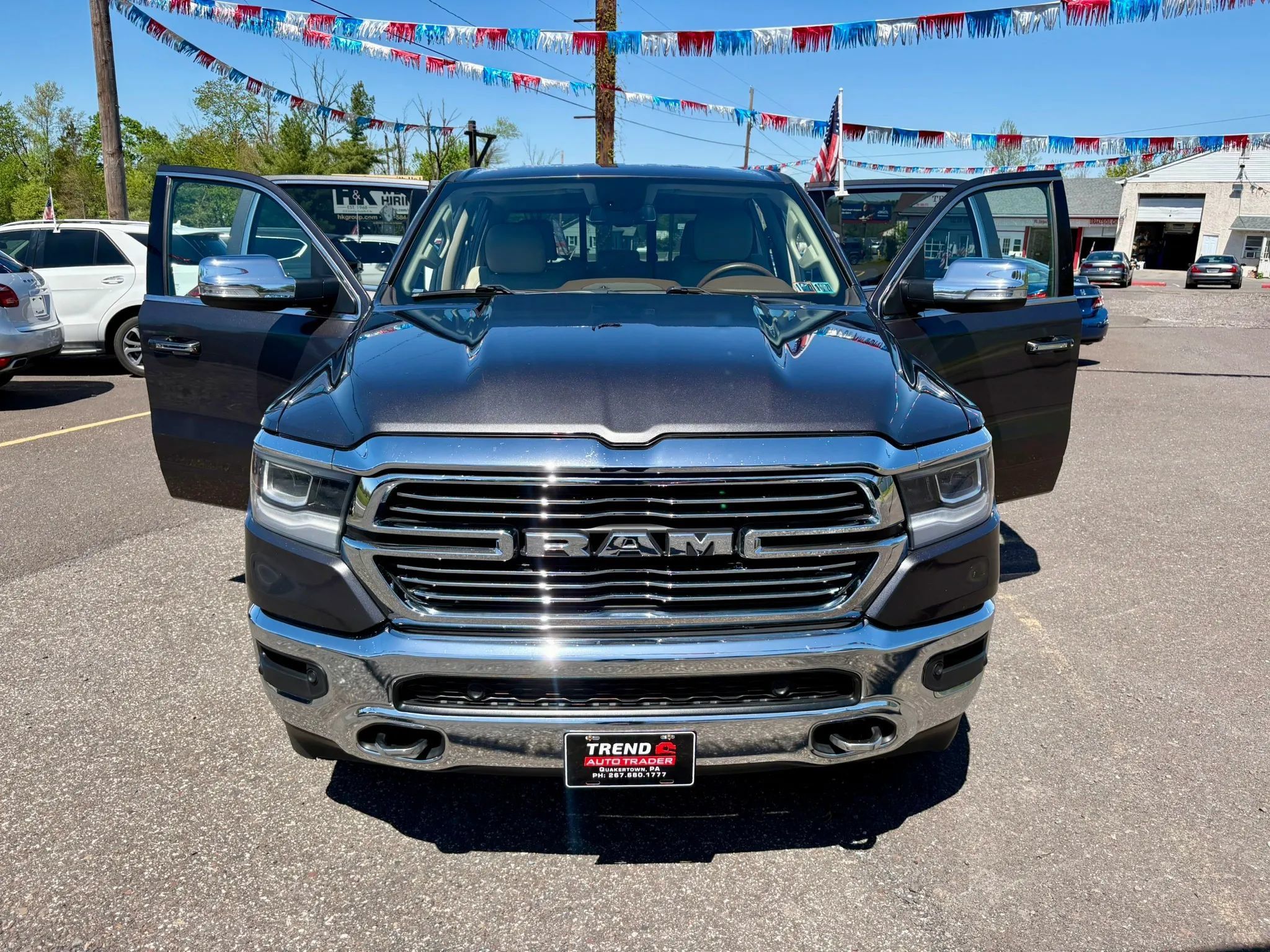 Used 2019 RAM 1500 Laramie AWD/4WD image 9