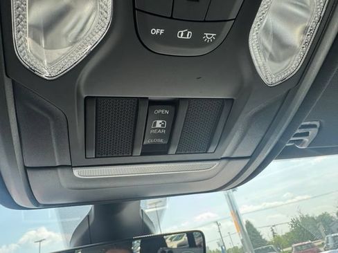 Used 2022 RAM 1500 Big Horn AWD/4WD image 19