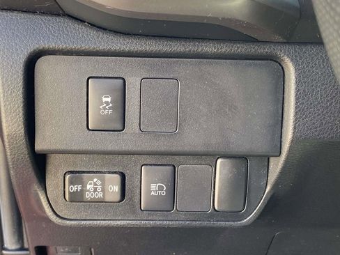 Used 2022 Toyota Tacoma SR5 RWD image 31