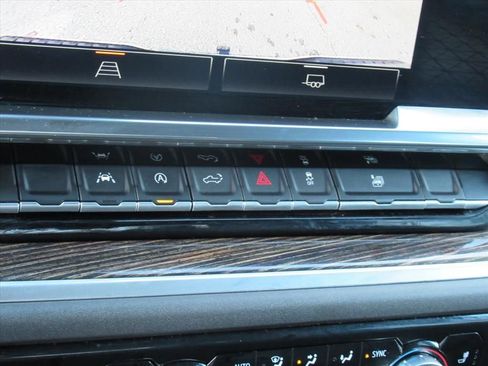 Used 2022 GMC Sierra 1500 Elevation image 24