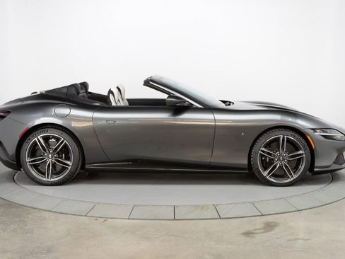 Used 2024 Ferrari Roma Spider image 8
