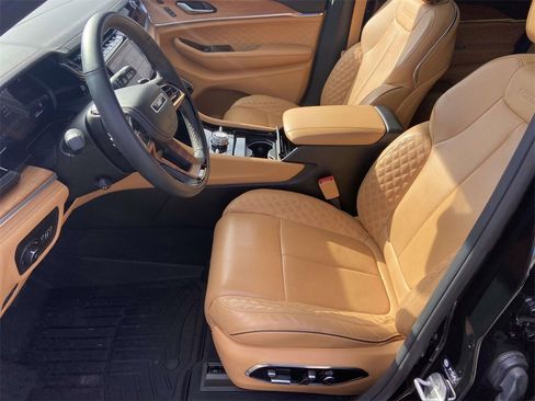 Used 2023 Jeep Grand Cherokee Summit image 17