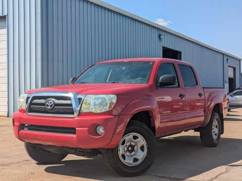 Used 2005 Toyota Tacoma PreRunner image 1