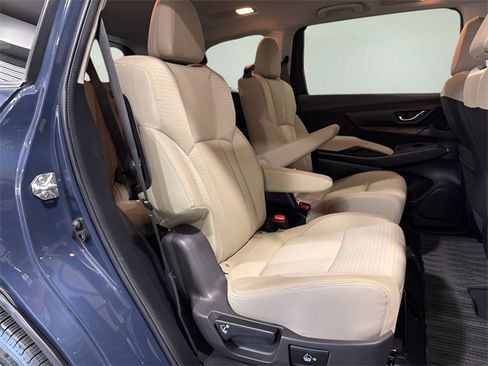 Used 2024 Subaru Ascent Premium w/ Convenience Package image 31