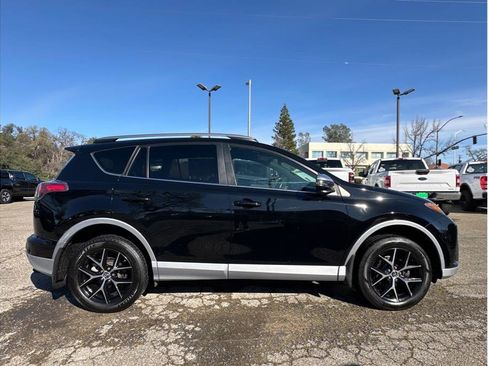 Used 2018 Toyota RAV4 SE w/ Power Extra Value Package image 9