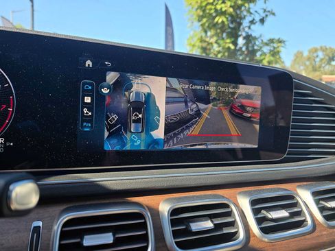 New 2026 Mercedes-Benz GLS 580 4MATIC image 31