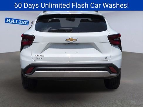 New 2026 Chevrolet Trax LT w/ Sunroof Package FWD image 4