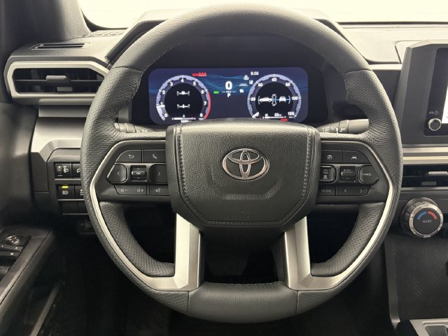 Used 2025 Toyota Tacoma TRD Off-Road AWD/4WD image 14