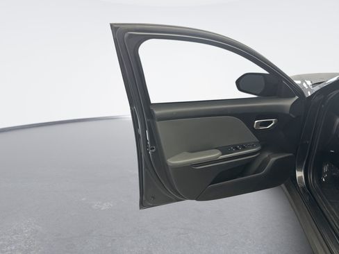 Used 2025 Kia K4 FWD image 9