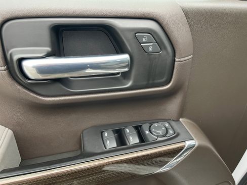 Used 2022 Chevrolet Silverado 1500 LT image 10