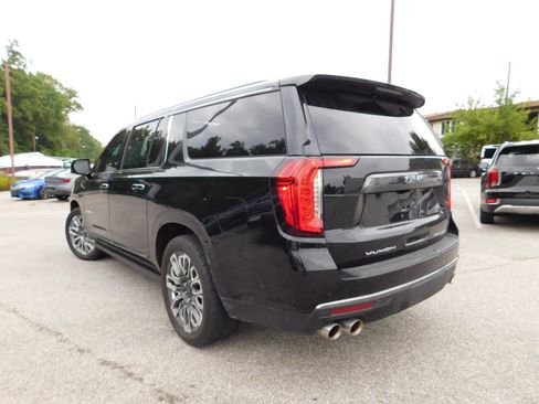 Used 2023 GMC Yukon XL Denali Ultimate AWD/4WD image 7