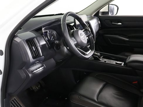 Used 2023 Nissan Pathfinder SL w/ Cargo Package image 24