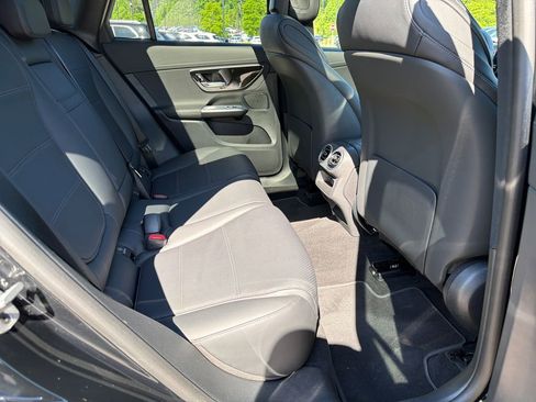 Used 2025 Mercedes-Benz GLC 300 image 48