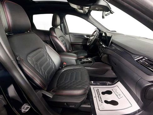 Used 2023 Ford Escape ST-Line Elite w/ Premium Technology Package AWD/4WD image 31