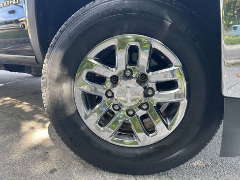 Used 2015 Chevrolet Express 2500 image 38