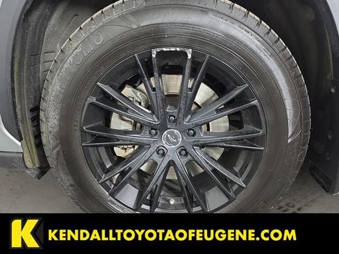 Used 2022 Toyota Highlander XLE AWD/4WD image 9