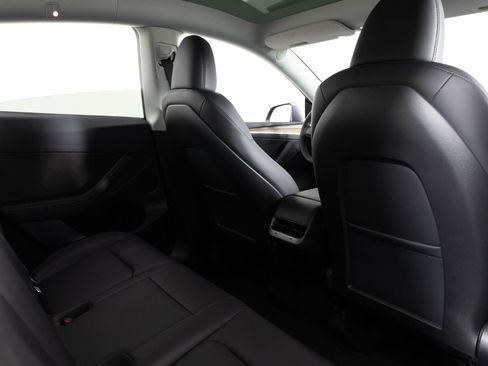 Used 2025 Tesla Model Y Long Range RWD image 22