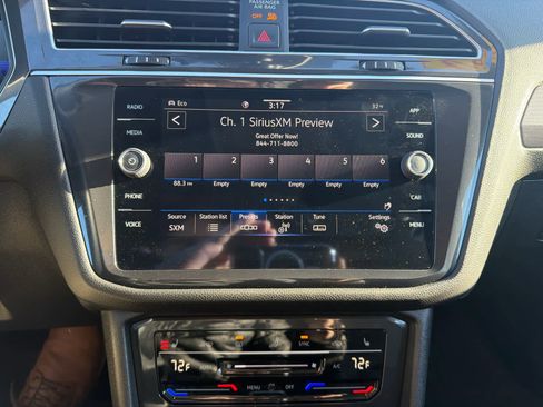 Used 2024 Volkswagen Tiguan SE image 26