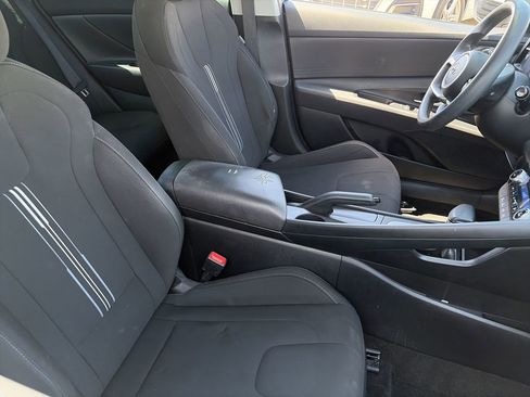Used 2023 Hyundai Elantra SEL FWD image 10