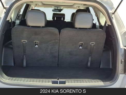 Used 2024 Kia Sorento S w/ Panoramic Sunroof Package FWD image 25