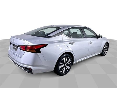 Used 2022 Nissan Altima 2.5 SV image 8