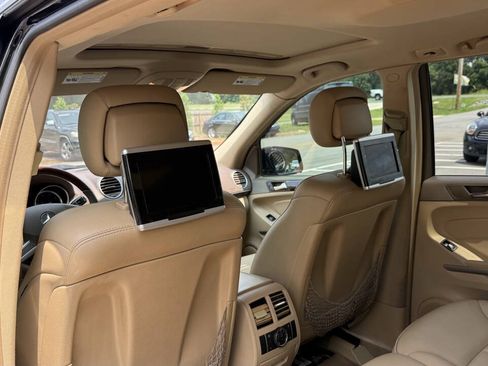 Used 2012 Mercedes-Benz GL 450 4MATIC image 11