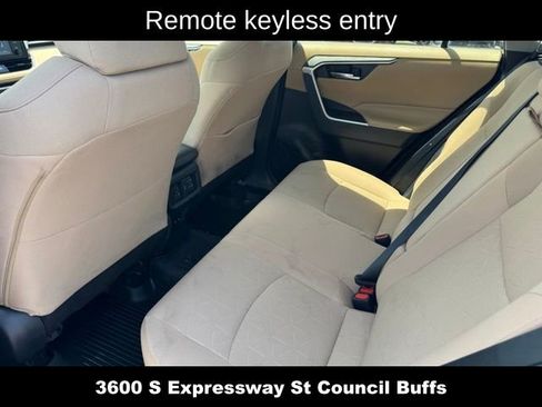 Used 2019 Toyota RAV4 XLE w/ Convenience Package AWD/4WD image 13