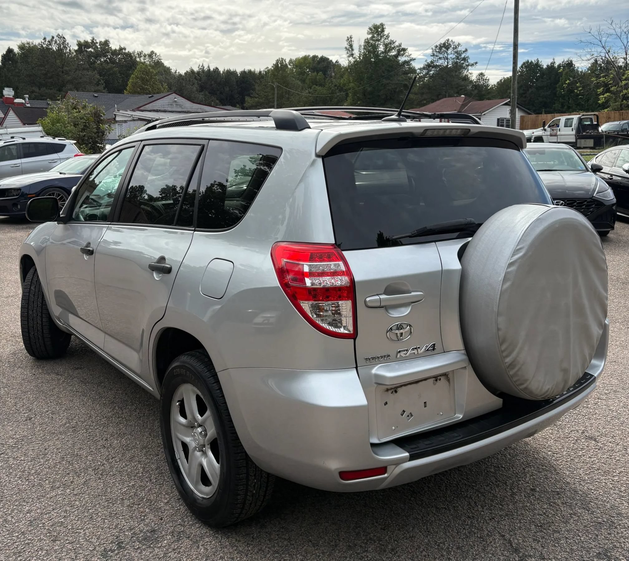 Used 2010 Toyota RAV4 4WD w/ Base L4 Extra Value Pkg image 4