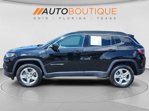 Used 2024 Jeep Compass Latitude AWD/4WD image 3